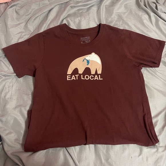 Patagonia Tops - eat local patagonia burgundy shirt 🐻